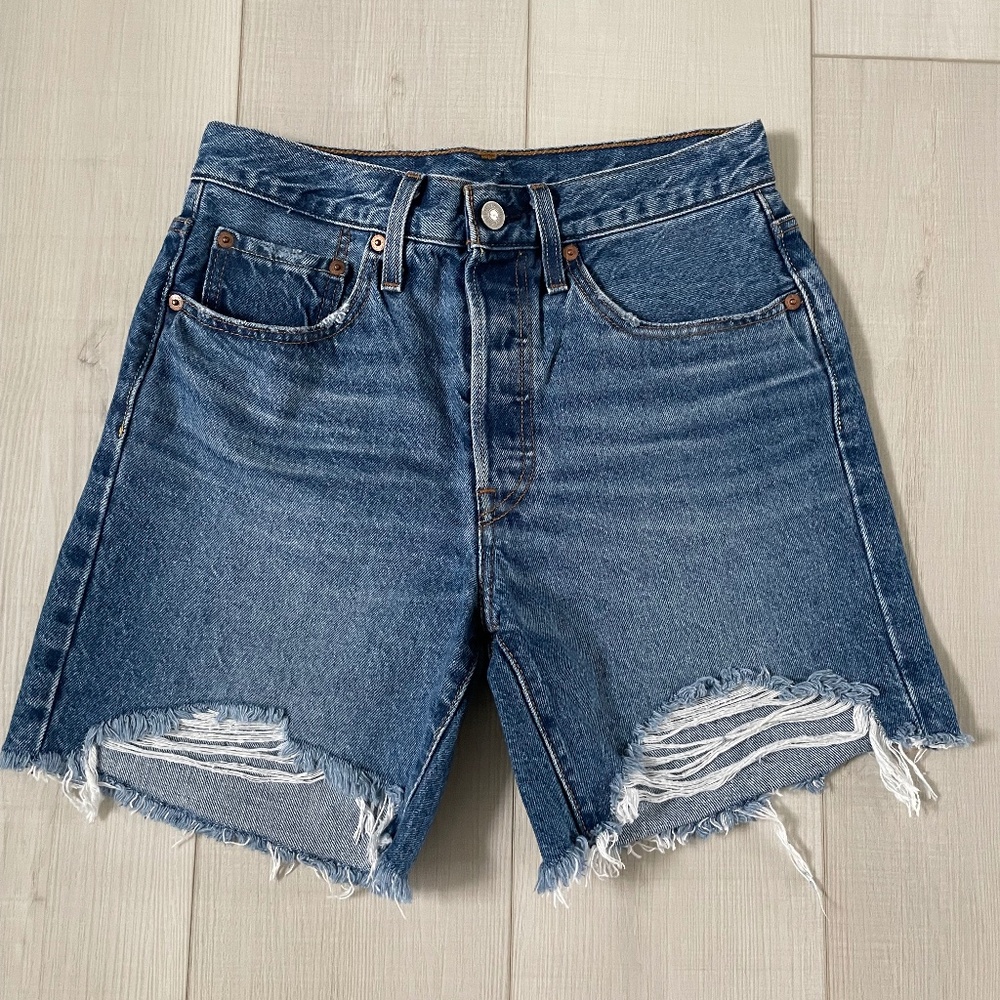 501® MID THIGH WOMEN'S SHORTS NWOT